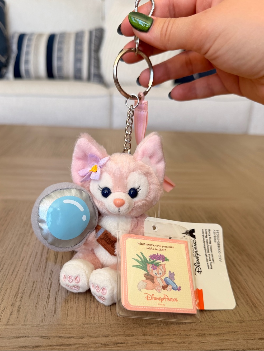 HKDL LinaBell Bag Charm Duffy & Friends Sitting Pose 2025 Magnifying Glass  NWT